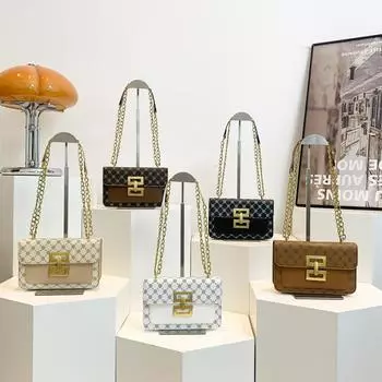 Легкая роскошная модная и красивая сумка для поездок на работу, корейская версия летней новой нишевой дизайнерской трендовой небольшой квадратной сумки через плечо