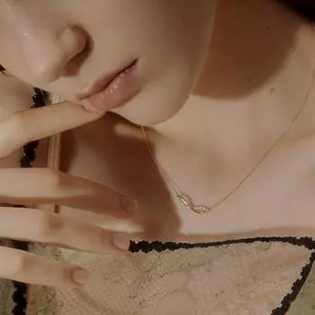 Легкая роскошная нишевая бесконечная любовь нержавеющая сталь ключичная цепочка Ins простая личность 8-символьная шейная цепочка
