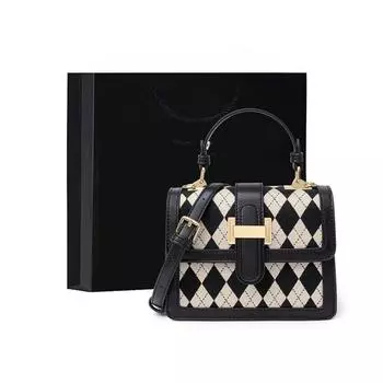 Легкая роскошная женская сумка, новинка 2023 года, ниша в иностранном стиле, сетка через плечо на одно плечо, красная сумка, длина 19,5 см, высота 14 см, ширина 8,5 см чёрный