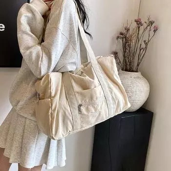 Легкая сумка-тоут большой вместимости, дорожная сумка из нейлона в форме макарон, женская спортивная сумка через плечо 2024 года, тот же стиль Nanfeng. details page белый