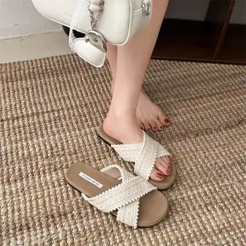 Легкие и дышащие нескользящие тапочки на плоской подошве взрывного черного цвета, женская летняя одежда 2025 года, новые универсальные классные тапочки с мягкой подошвой 35 чёрный