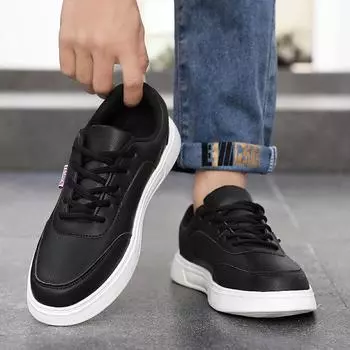 Легкие плоские мужские кроссовки осенние повседневные спортивные туфли для мужчин на шнуровке скейтбордные туфли размер 39-45 теннис мужской спортивный 39 чёрный