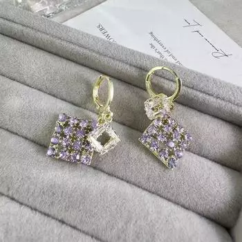 Легкие роскошные модные геометрические ромбовидные фиолетовые серьги с бриллиантами, нишевый дизайн, универсальные застежки для ушей, темпераментные тонкие серьги Show Face