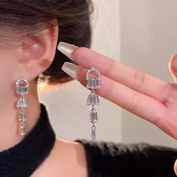 Легкие роскошные серьги Advanced Feeling с длинными кисточками и имитацией циркония для женщин 1 pair