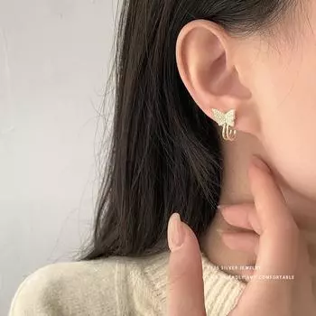 Легкие роскошные серьги-бабочки с бриллиантами для женщин. Изысканный нишевый дизайн и первоклассное чувство.