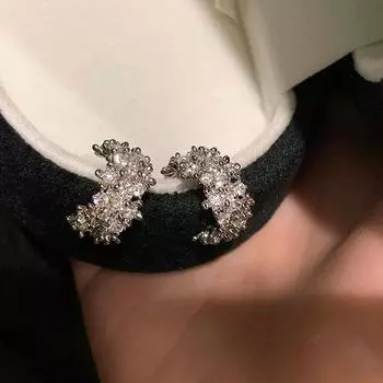 Легкие роскошные серьги-гвоздики из цельного циркония с цветком, женские, нишевые, нежные, индивидуальные, модные, темпераментные, элегантные, универсальные серьги для поездок на работу