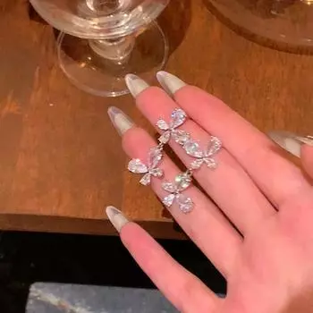 Легкие роскошные серьги-гвоздики с бабочками из циркония, женские нишевые, уникальные, индивидуальные, модные, темпераментные, элегантные, универсальные серьги