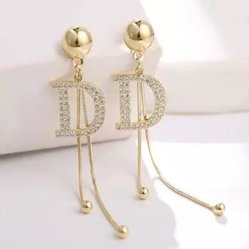 Легкие роскошные серьги-кисточки с буквами, модные и высококачественные, универсальные и трендовые по своему характеру.