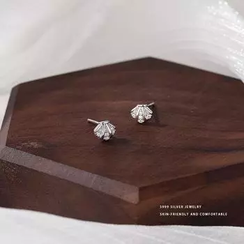 Легкие роскошные серьги-ракушки для женщин с бриллиантами для лета. Свежие и высококачественные серьги нового стиля.