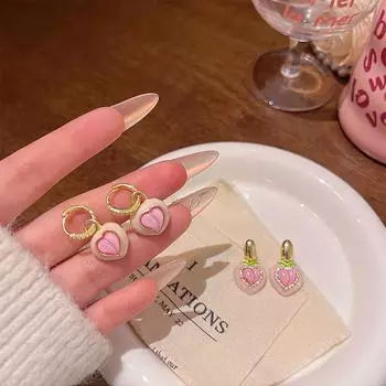 Легкие роскошные серьги в персиковом цвете с милым темпераментом, изысканные серьги в форме сердца с микро-инкрустацией из искусственного циркония для женщин 1 pair