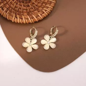 Легкие роскошные высококачественные серьги-пряжки с цветочным узором из опала и темпераментом белый