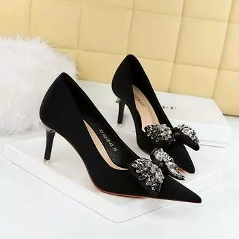 Легкие роскошные женские туфли для вечеринок в европейском стиле на высоком каблуке, тонком каблуке, с неглубоким горлышком и с острым носом, одинарные женские туфли с ромбовидным бантом 40 чёрный