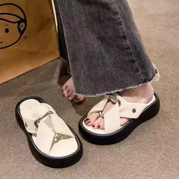 Легкие тапочки с толстой подошвой, верхняя одежда, лето 2024, новые односложные вечерние сандалии высокого класса для женщин 35 чёрный