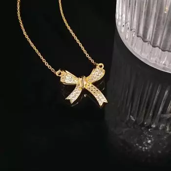 Легкий роскошный нишевый дизайн с подвеской в виде банта с магнитной застежкой, персонализированное модное ожерелье с ключичной цепочкой в стиле «холодный стиль»