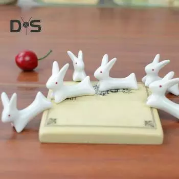 Легко чистящаяся полка для хранения палочек для еды. Удобная подставка для палочек для еды в форме маленького кролика.