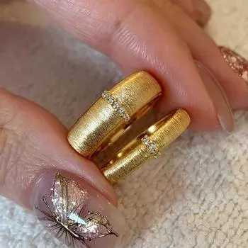 Легкое роскошное модное ретро-кольцо с матовым циркониевым бриллиантом для пары, широкое и узкое парное кольцо с нишевым дизайном, персонализированное простое ветровое кольцо