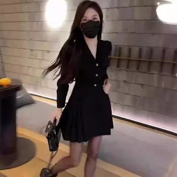 Легкое роскошное сексуальное платье с высокой талией, женское, весна 2024, новая тонкая узкая юбка А-образного силуэта с V-образным вырезом S