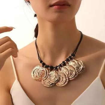 Легкое роскошное стильное многослойное колье-чокер, нестандартная цепочка на ключицу, круглый металлический кулон, подарок золотой