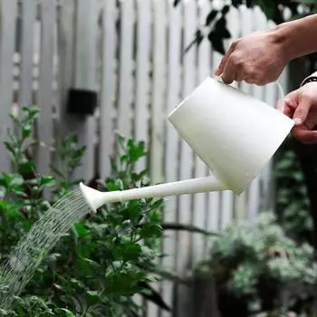 Лейка 1,8 л с длинным носиком, садовый кувшин с разбрызгивателем, легкий пластик жёлтый