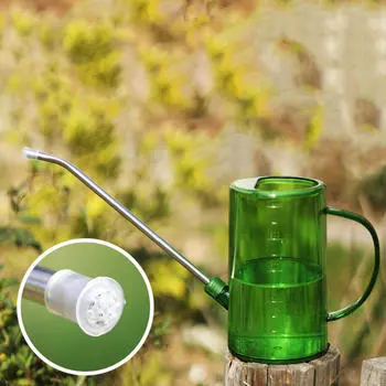 Лейка с эргономичной ручкой для использования внутри и снаружи помещения