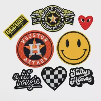 Лента-нашивка с вышитыми буквами для одежды