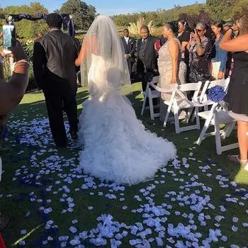 Лепестки роз 1000 шт. Красные шелковые лепестки, искусственные цветы, лепестки для романтической ночи, вечеринки, свадьбы, Дня святого Валентина, цветочное украшение красный