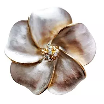 Les Trsors De Lily [R8517] - Жемчужно-белая дизайнерская брошь «Скарлетт» (цветок) - 50 мм