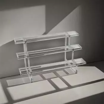 Лестницы для демонстрационного стенда из акрила Unicommerce