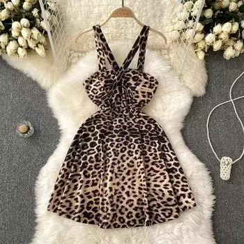 Летнее элитное платье трапециевидной формы на подтяжках с талией и тонким веером «Ощущение холодного ветра»