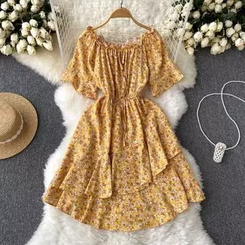Летнее французское милое плиссированное платье на одно плечо с короткими рукавами и талией, тонкое платье с цветочным принтом и рюшами
