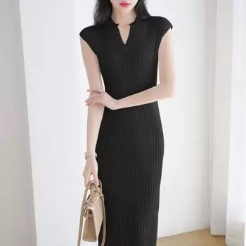 Летнее вязаное платье 2025 в французском ретро-стиле с V-образным вырезом, приталенного силуэта и разрезом – женский стиль с короткими рукавами Medium