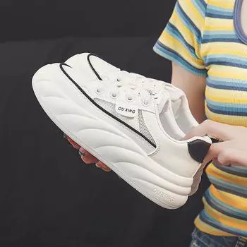 Летние белые туфли Новые женские студенческие туфли для увеличения роста Дышащие спортивные туфли для доски Модные повседневные туфли 35