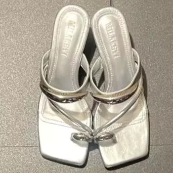 Летние босоножки на шпильках, модные квадратные босоножки с металлической пряжкой на носке, с противоскользящей подошвой, износостойкие тапочки на высоком каблуке 35