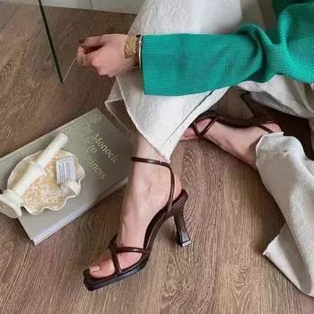 Летние босоножки на узком каблуке, женские, толстый каблук 7 см, ремешок на щиколотке, модные туфли с квадратным носком для женщин 34