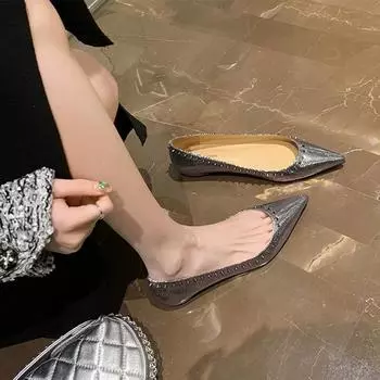 Летние и весенние туфли на плоской подошве с заостренным носком, однотонные, универсальные, с небольшой заклепкой и пряжкой 40 чёрный