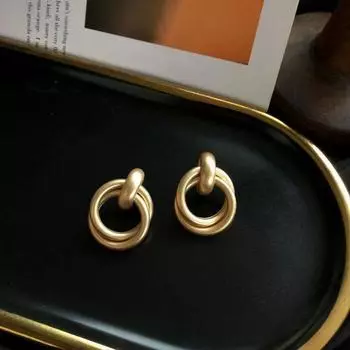 Летние минималистичные круглые металлические серьги-гвоздики с геометрическим дизайном для женщин, простые повседневные винтажные изящные украшения для женщин