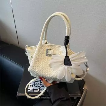 Летние нишевые плетеные сумки женские новые модные универсальные сумки-мессенджеры популярные сумки-тоут сумки-ведра