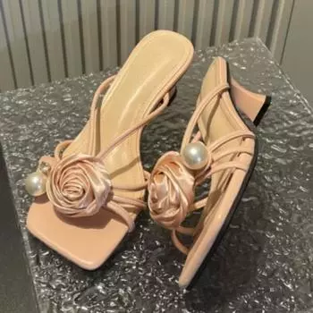 Летние новые квадратные шлепанцы с жемчужной тонкой полоской, женские модные босоножки с цветочным темпераментом на тонком каблуке 35 чёрный