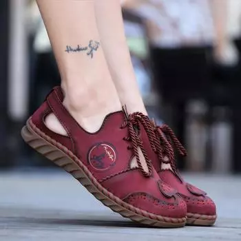 Летние новые модные сандалии на плоской подошве, полые, повседневные туфли для мам, женские кожаные сандалии с мягкой подошвой для женщин среднего возраста 35 зелёный