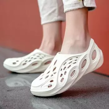 Летние новые мужские тапочки с дырочками, пляжные тапочки, мужские сандалии, новые удобные прочные нескользящие тапочки для ванной, роскошные сандалии 44