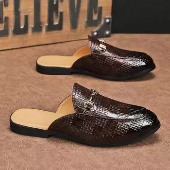 Летние новые мужские туфли с пряжкой в виде лошади, корейская версия, примерочная с металлической пряжкой, маленькая кожаная обувь для мужчин 38 чёрный