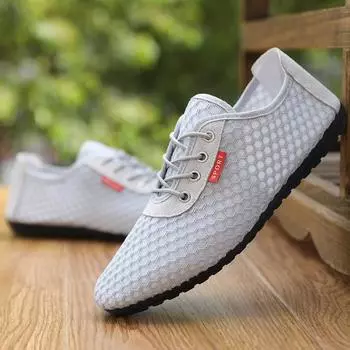 Летние новые сетчатые туфли, мужская повседневная обувь, легкие дышащие сетчатые туфли с дезодорантом, корейская версия, модные сетчатые туфли с мягкой подошвой 39 чёрный