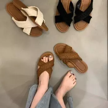 Летние новые тапочки 2024 года, кружевные босоножки с открытой спиной, женские модные шлепанцы с перекрестными ремешками, сандалии, женская повседневная летняя обувь на плоской подошве 35