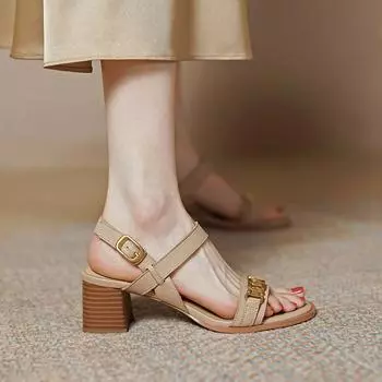 Летние сандалии из натуральной кожи. Женские сандалии. Женская обувь с открытым носком. Сандалии на массивном каблуке. Высокие каблуки. 40 абрикосовый