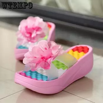 Летние сандалии из пенопласта, женские сверхлегкие пляжные однословные тапочки, домашние нескользящие женские тапочки на высоком каблуке с цветами на толстой подошве 40