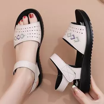 Летние сандалии на липучках для женщин среднего и пожилого возраста. Мамины сандалии с нескользящей мягкой подошвой и круглым носком. Удобная плоская обувь с открытым носком для бабушки. 35