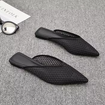 Летние сандалии на плоской подошве с острым носком для ленивых людей, полуприталенные, женские тапочки с обтянутым носком 40 чёрный