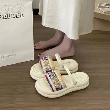 Летние сандалии новые тапочки Xianfan жемчуг уличная обувь нескользящие на одной подошве мягкая подошва юбка на толстой подошве два способа ношения трендовые 35