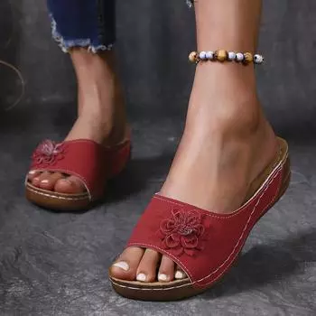 Летние сандалии Женская обувь Нескользящая обувь для ходьбы Обувь без застежек Женские босоножки на танкетке Женские тапочки для вечеринок Женская обувь 36 красный