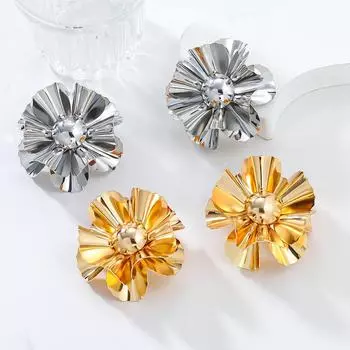 Летние серьги-цветы из сплава для женщин, европейские и американские блестящие преувеличенные металлические цветочные украшения. золотой